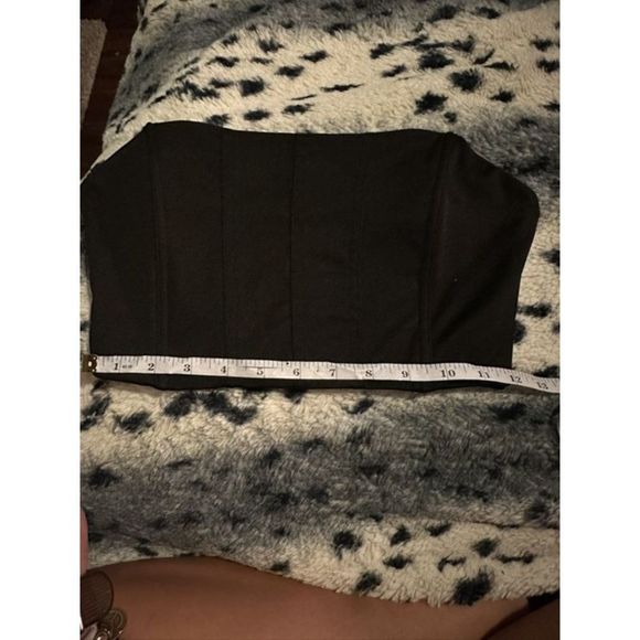 SHEIN - Black Top with Structure - Size M - Picture 1 of 9